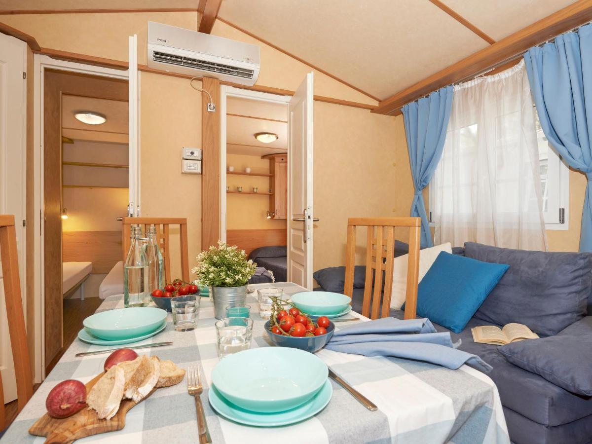Holiday Home Maxi Caravan Comfort By Interhome Baia Domizia Kültér fotó